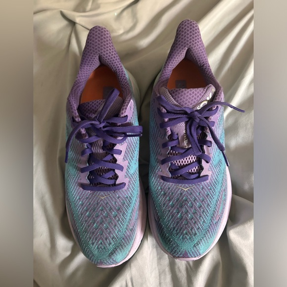 Clifton 9 HOKAS - 8.5